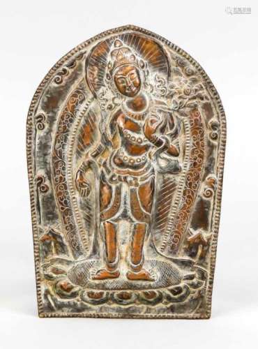 Getriebene Kupferplatte mit Tara, Tibet, Ende 19./Anfang 20. Jh., 20 x 13 cm