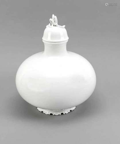 Art Deco lidded vase, Meissen, mark after 1934, abrasive line for white goods, designed byAdelbert