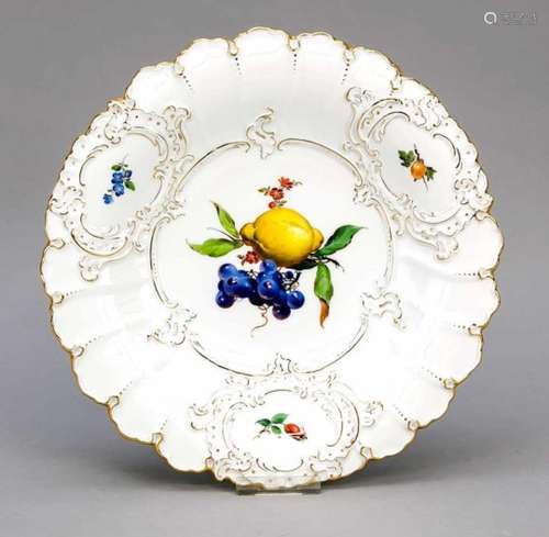 Splendor plate, Meissen, mark 1950s, 1st quality, model no. F 152a, polychrome fruitpainting in