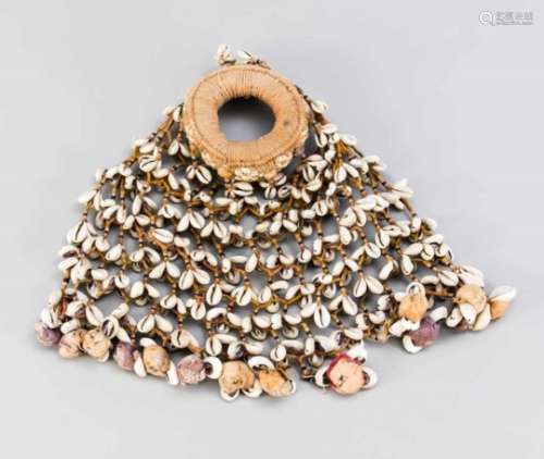 Head jewellery with cowries for carrying water containers, India (Rajasthan) around 1900.Lush