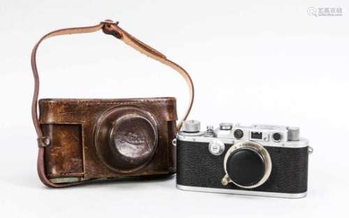 Leica II (D), Deutschland (Wetzlar) 30er Jahre. Objektiv Leitz Elmar 1:35 F (50mm).Ser.-Nr.: 310697.