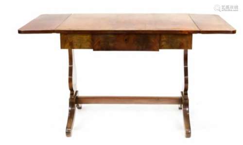 Tisch mit abklappbaren Seiten im Biedermeier-Stil, Skandinavien um 1900, Mahagonimassiv/furniert,