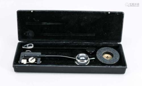 Vakuum-Messgerät, 1. H. 20. Jh., in einer Schatulle mit Scharnierdeckel, mit schwarzemSamt