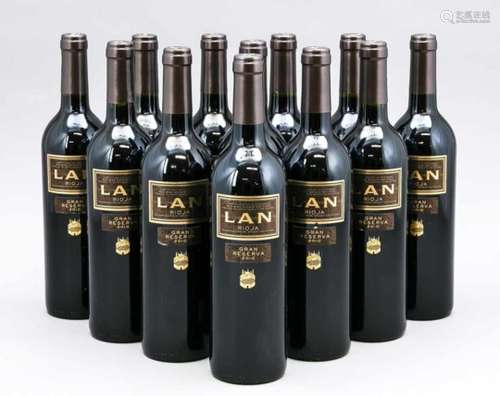 12 Flaschen Lan Rioja Gran Reserva 2010. Spanien. Je 75 cL. Alle Füllstände 