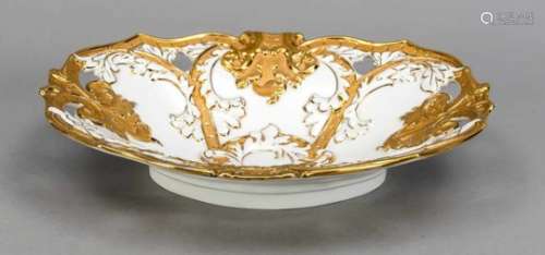 Ornate bowl, Meissen, 1950s, 3rd quality, model no. C 168, white, gilded gold, L. 33