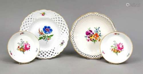 Four bowls, 2 small bowls, Meissen, 18th century, polychrome flower painting, gold rimrubbed off,