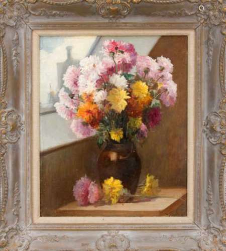 Anonymous flower painter 1st half of the 20th century, still life with a bouquet offlowers in