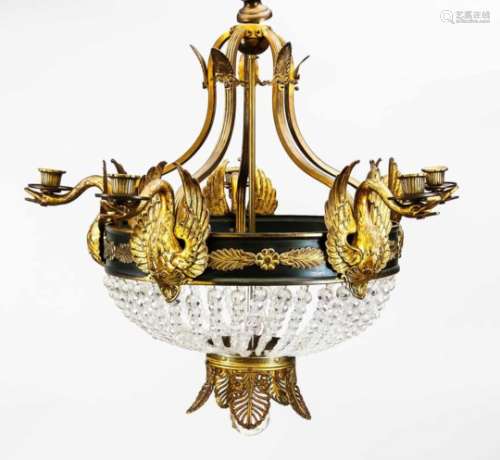 Deckenlampe im Empire-Stil, Ende 19. Jh., Bronze, vergoldet, Messingschaft, Glasbehang.Großer