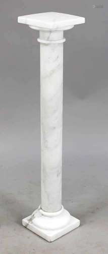 Palmenpostament / Blumensäule, 20. Jh., weißer Marmor mit leicht grauer Äderung, H. 100 cm