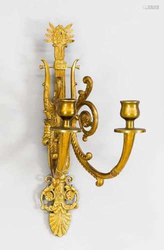 Empire-Wandleuchter mit Lyra, 19. Jh., Bronze, vergoldet, ber., 35 x 20 x 17 cm