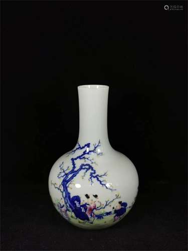 A Chinese Famille-Rose Glazed Blue and White Porcelain Vase