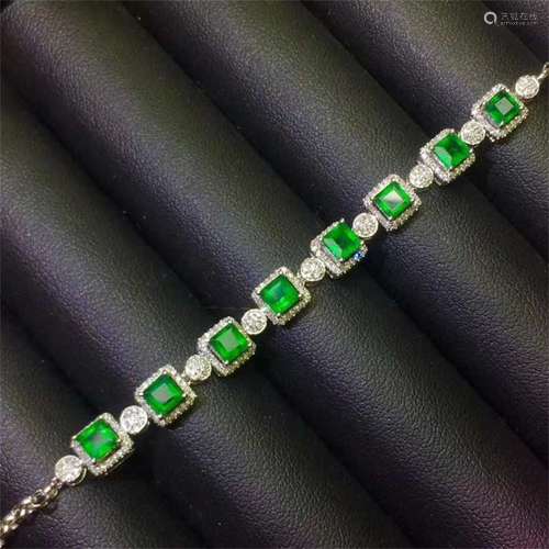 A Chinese Carved Emerald Bracelet