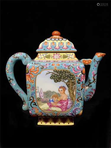 A Chinese Enamel Glazed Porcelain Teapot