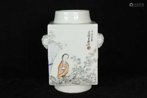 A Chinese Porcelain Vase