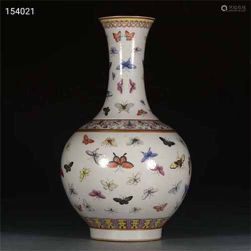 A Chinese Famille-Rose Porcelain Vase