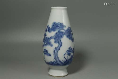 A Chinese Blue and White Porcelain Vase