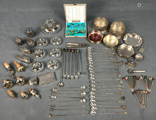 Mixed lot of silver. For wine, cocktails and s…