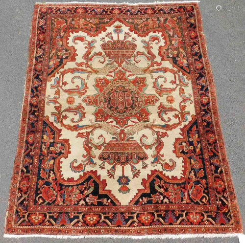 Mishan Malayer Persian rug. Iran. Antique,…