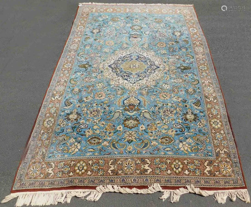 Ghum Persian rug. Iran. Very fine weave. Ol…