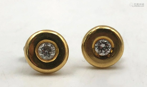 Pair of stud earrings. 750 gold. Brillia…