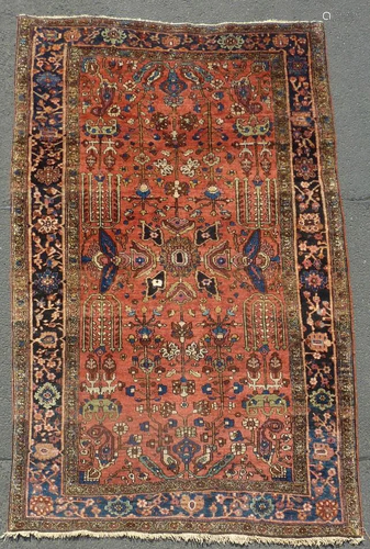 Saruk Persian rug. 