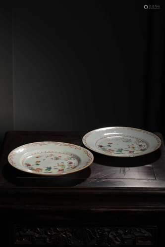 Pair of Qing Chinese Famille Rose Porcelain Dish