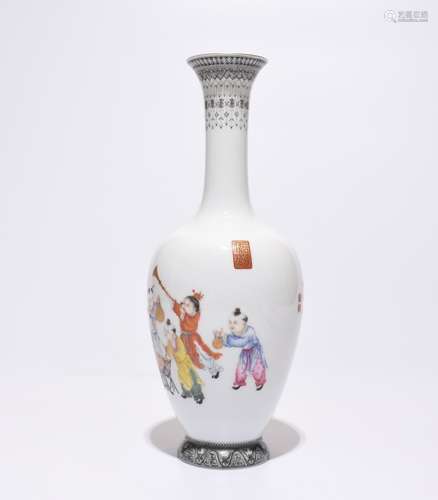 Chinese Famille Rose Porcelain Vase, Mark