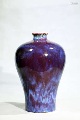 Chinese Qing Dynasty Qianlong Period Porcelain Bottle