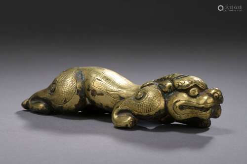 TIBET 18th century Gilt bronze statuette of qilin …