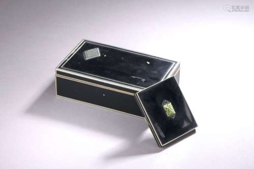 Rectangular cigarette case in black lacquered silv…