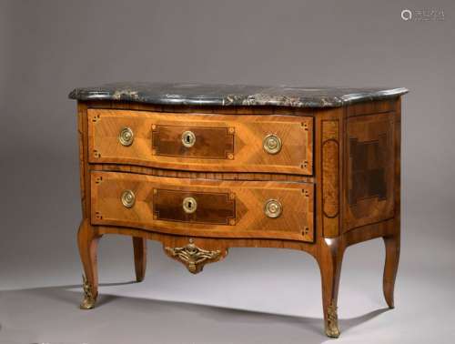 Jean François HACHE (1730 1796) COMMODE with front…