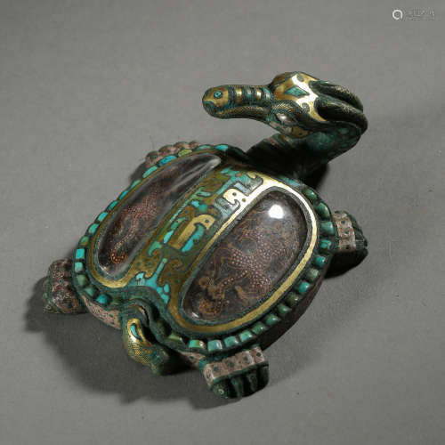 ANCIENT CHINA TURTLE FIGURE PAPERWEIGHT INLAID WITH TURQUOISE AND CRYSTAL 中國古代嵌松石嵌水晶龜鎮