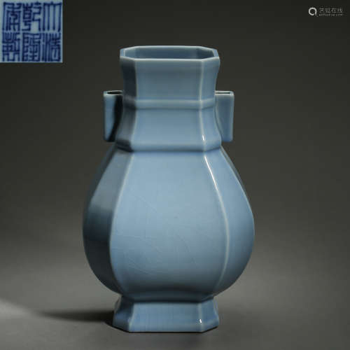 CHINESE ANCIENT CELADON GLAZED (TIAN QING) PORCELAIN VASE 中國古代天青釉瓷瓶