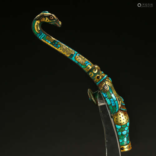 ANCIENT CHINESE BELT HOOK INLAIDED WITH GOLD, SILVER AND TURQUOISE 中國古代錯金銀嵌綠松石帶鉤