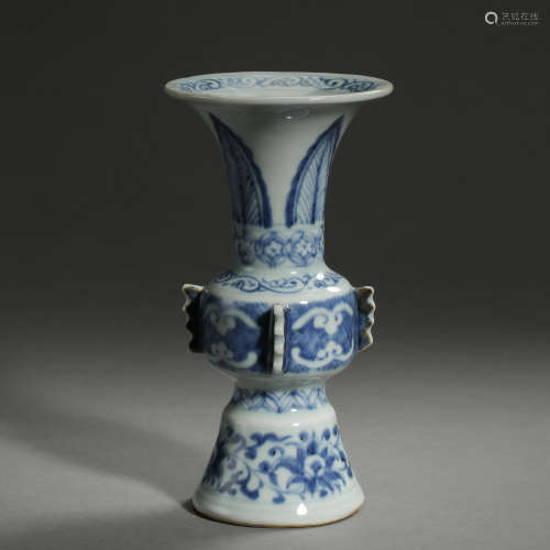 CHINESE ANCIENT BLUE AND WHITE PORCELAIN VASE 中國古代青花瓶