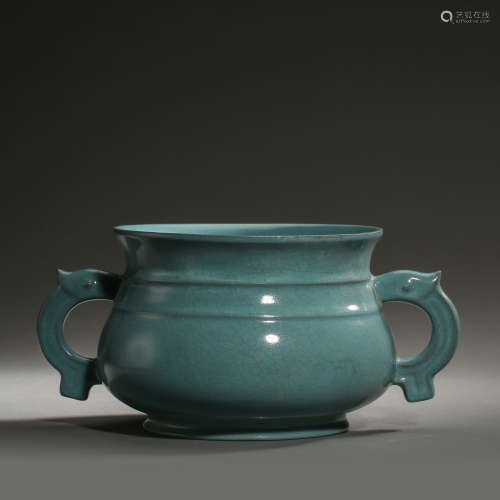 ANCIENT CHINESE CELADON GLAZE PORCELAIN CENSER WITH TWO HANDLES 中國古代天青釉瓷雙耳爐