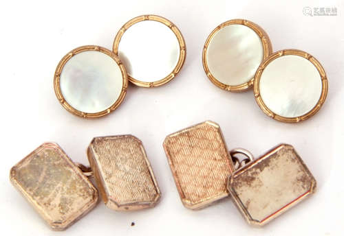 Mixed Lot: Pair of 925 cuff links of rectangular shape with engine turned decoration and chain