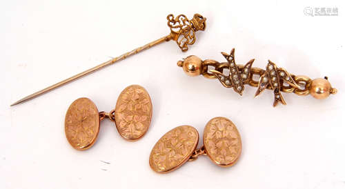 Mixed Lot: vintage 9ct gold and seed pearl diving bird brooch, pair of 9ct gold cuff links