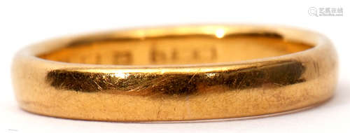 22ct gold wedding ring, plain polished design, London 1931, size M, 4gms