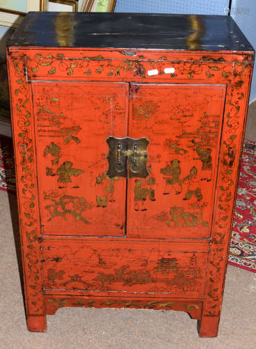 20th century Oriental hardwood cupboard, the front panel with Chinese decoration, 61cm wide