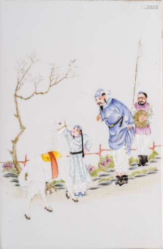 Arte Cinese A famille rose porcelain plaque painted with two gentlemen, a horse and an esquireChina