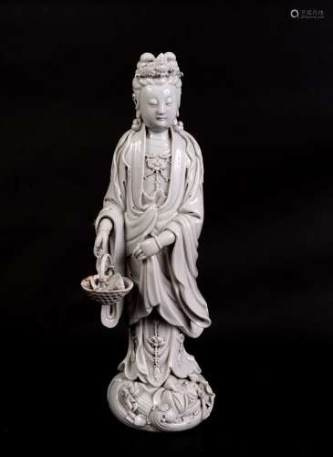 Arte Cinese A blanc de Chine porcelain figure of Guanyin China, Qing dynasty, 18th century .