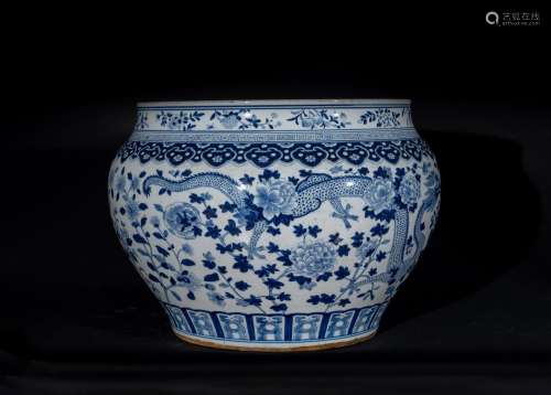 Arte Cinese A large blue and white porcelain jardiniere China, Qing, 19th century.