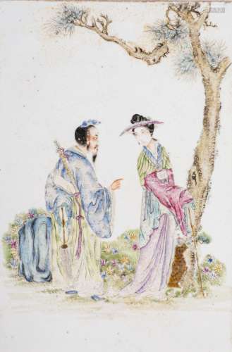 Arte Cinese A famille rose enamel porcelan plaque painted with a couple in the garden China, 20th c