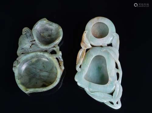 Arte Cinese Two brushwashers made of jade and jadeite carved with vegetal motifChina, 20th century