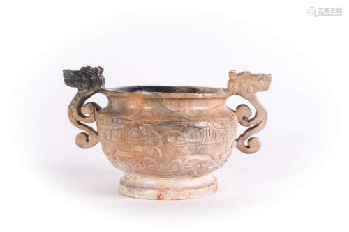 Arte Cinese A chicken bone jade censer decorated with taotie masks in relief China, Song dynasty.
