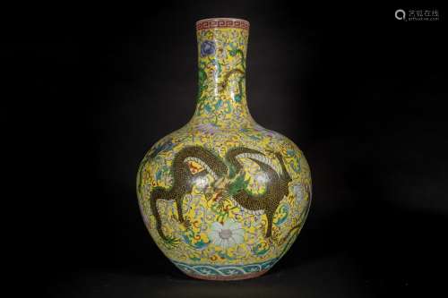 Arte Cinese A large globular porcelain tiaqiuping vase over yellow groundChina, 20th century.