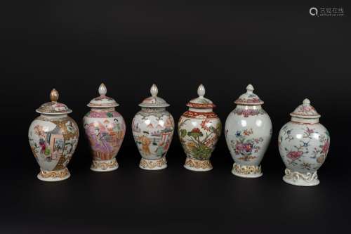 Arte Cinese A group of six small porcelain export jugs with covers China, Qing dynasty, 18th centur