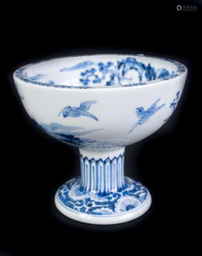 ARTE GIAPPONESE A blue and white Arita pottery stem cup painted with landscape Japan, late 19th cen