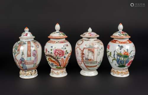 Arte Cinese Two pairs of export porcelain jugs with coverChina, Qing dynasty, 18th century .